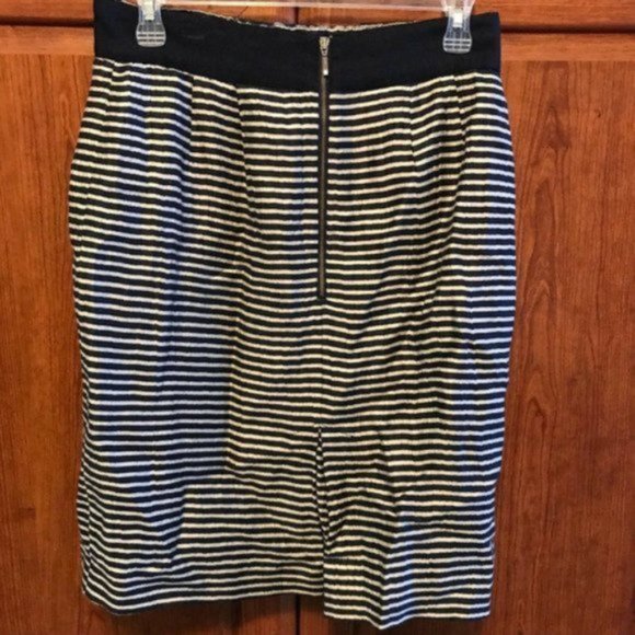 Ann Taylor LOFT | Striped Navy Pencil Skirt | Sz 6 - Picture 4 of 9